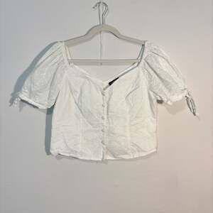 Express White Eyelet Puff Sleeve Crop Top Size L Milkmaid Cottagecore Praire
